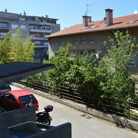 Stoja Apartment *